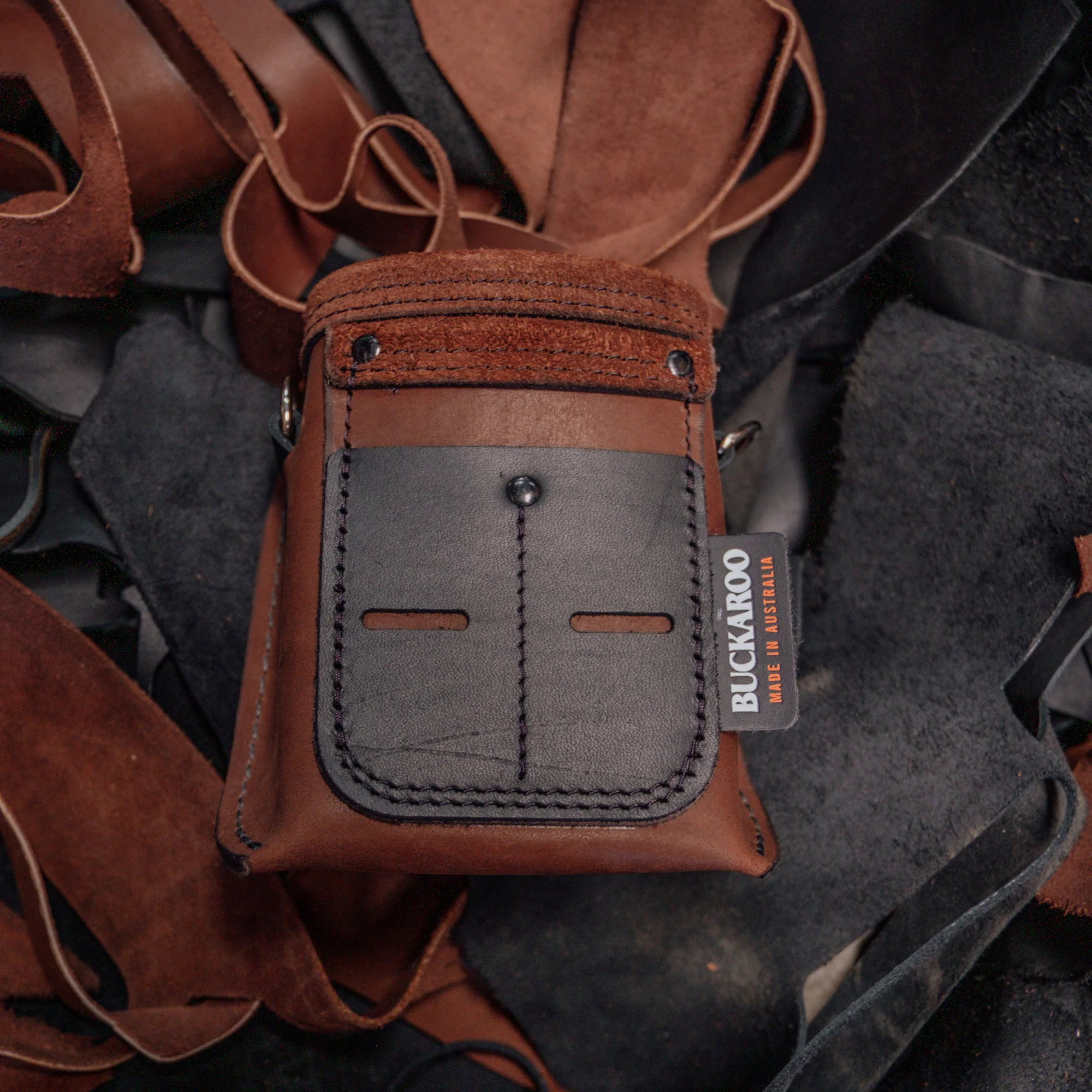 Heritage Fastener Pouch - Image 4